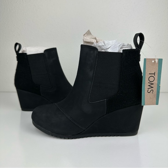 NWT TOMS Women’s Bailey Black Wedge Suede Nubuck Ankle Bootie - Size: 6 - Picture 3 of 11